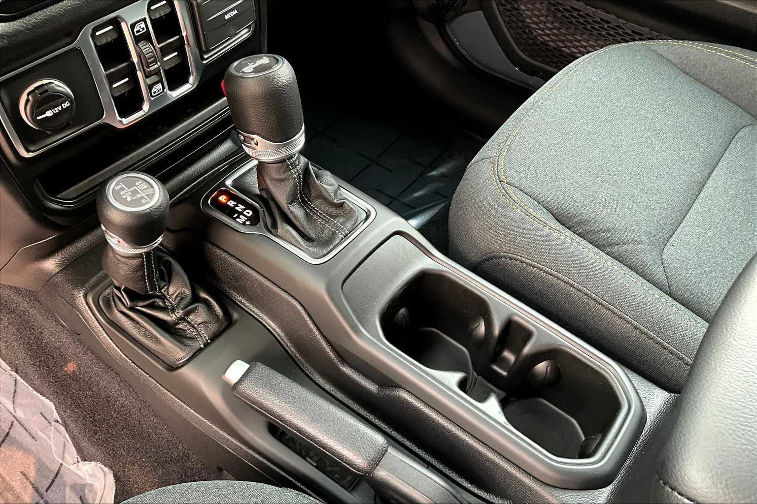 Thumbnail: 2025 Jeep Wrangler - 17