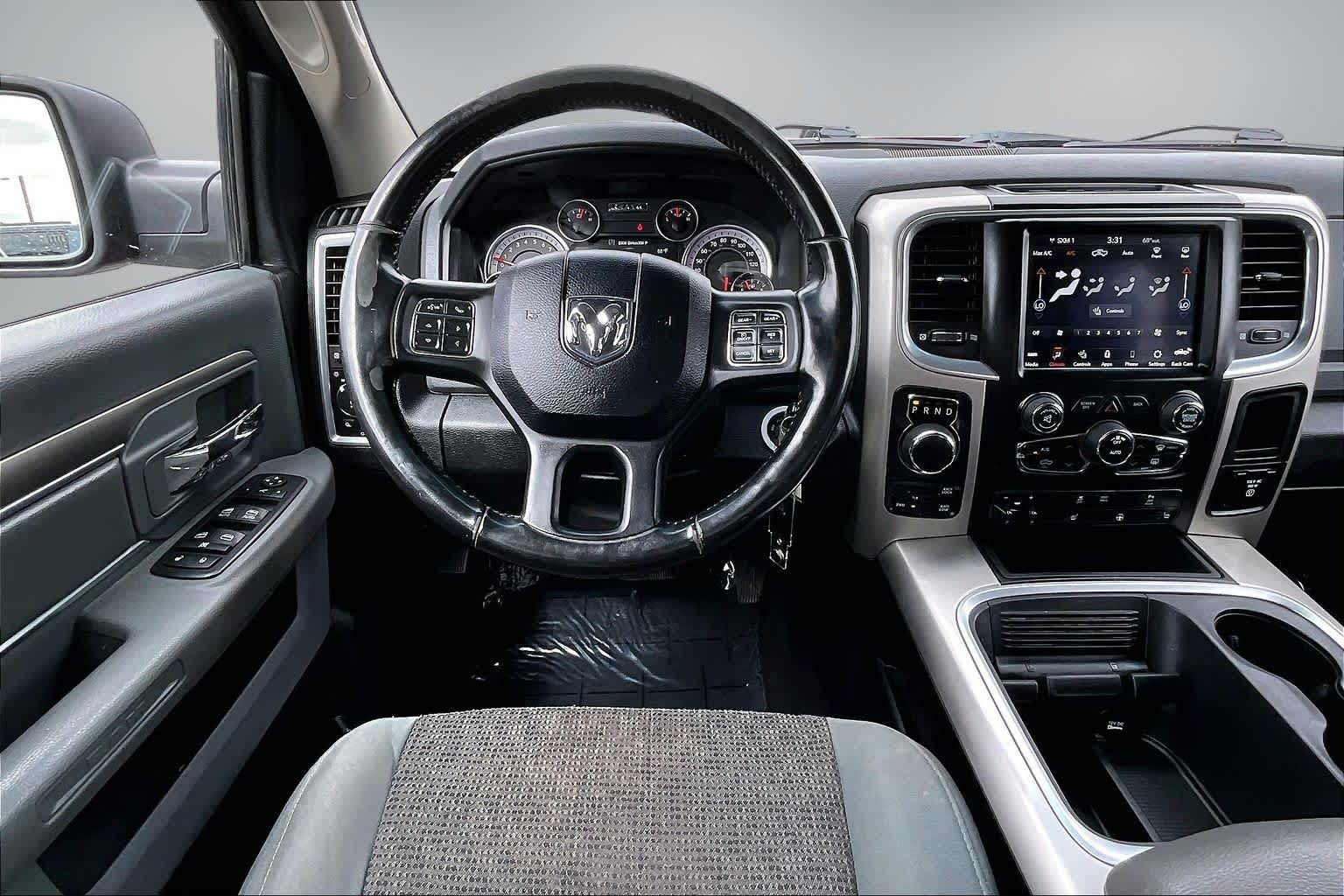 Thumbnail: 2019 RAM 1500 Classic - 13