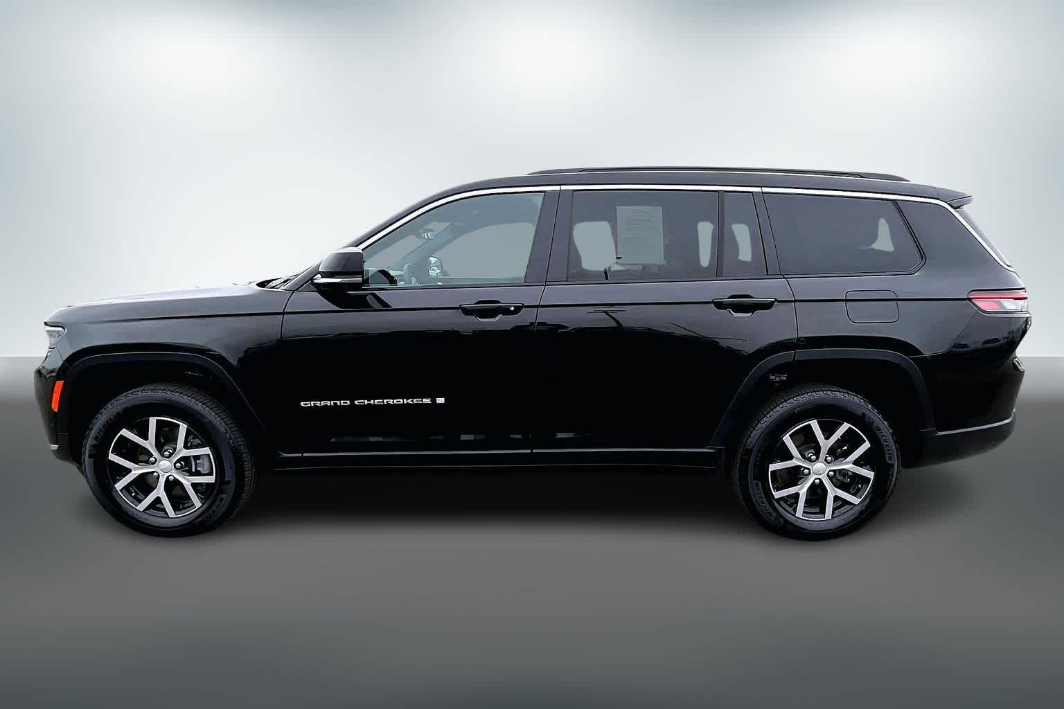 Thumbnail: 2024 Jeep Grand Cherokee L - 3