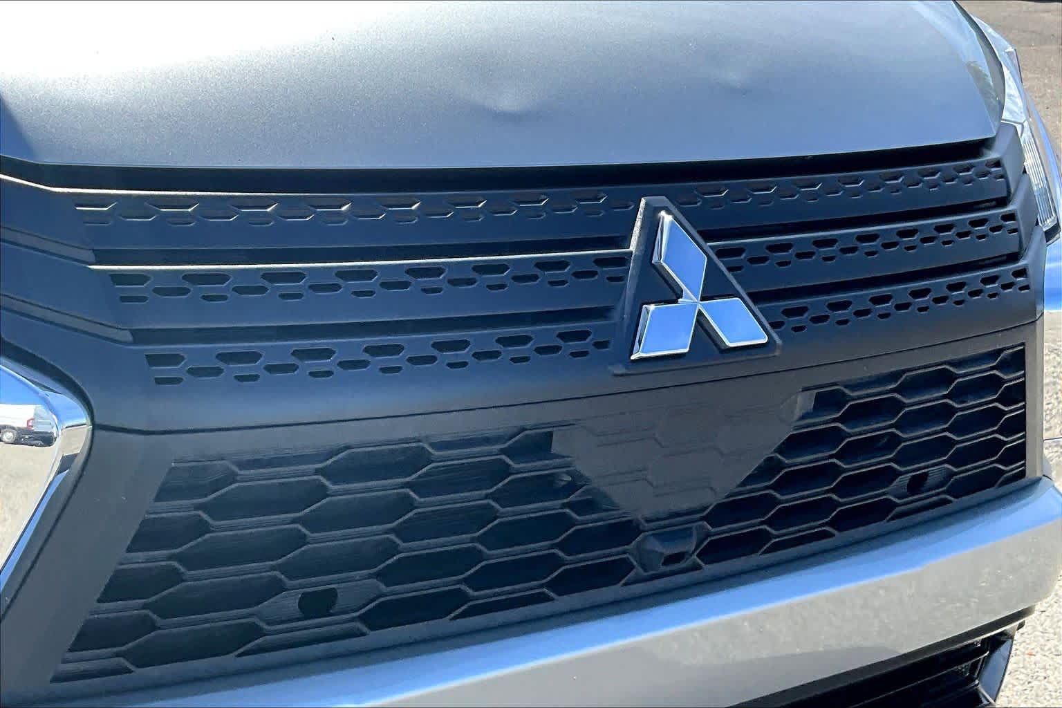 Thumbnail: 2024 Mitsubishi Eclipse Cross - 33