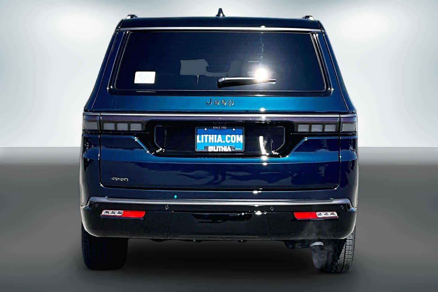 Thumbnail: 2026 Jeep Grand Wagoneer - 4