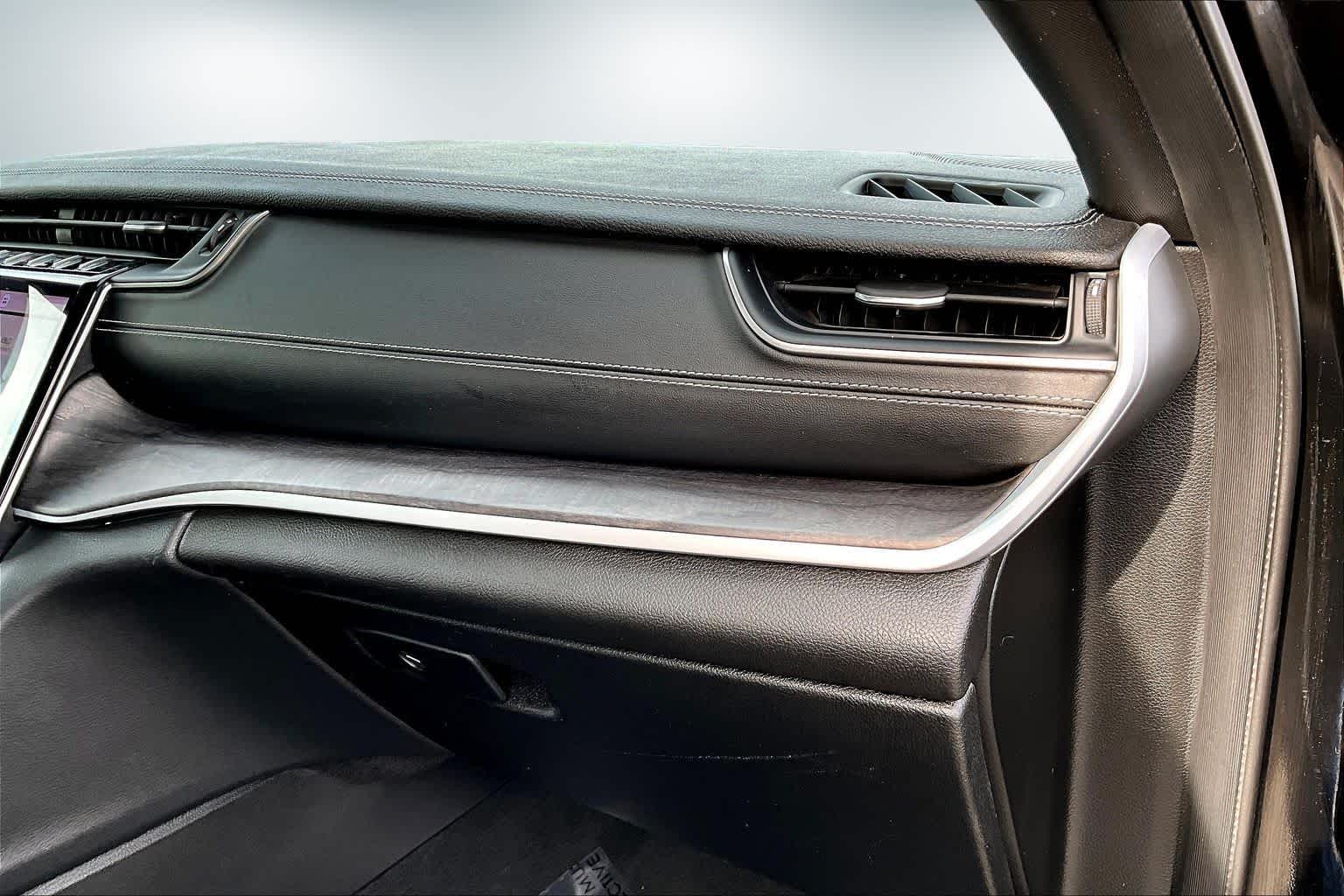 Thumbnail: 2024 Jeep Grand Cherokee L - 23