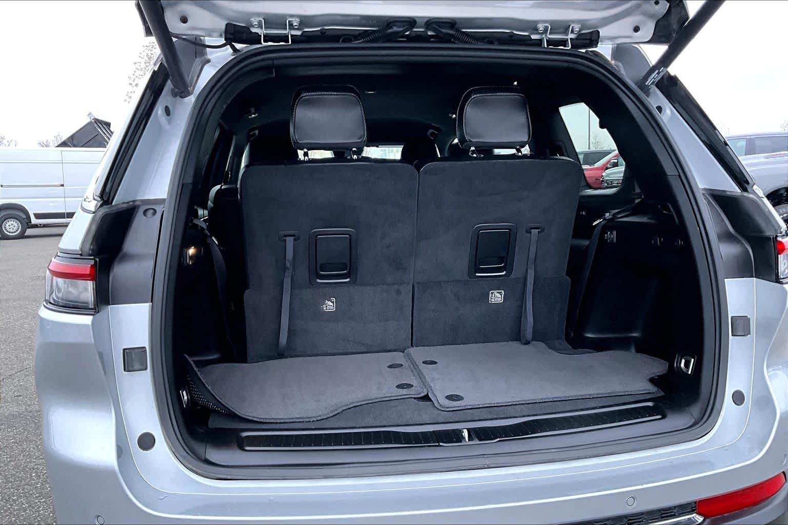 Thumbnail: 2024 Jeep Grand Cherokee L - 18