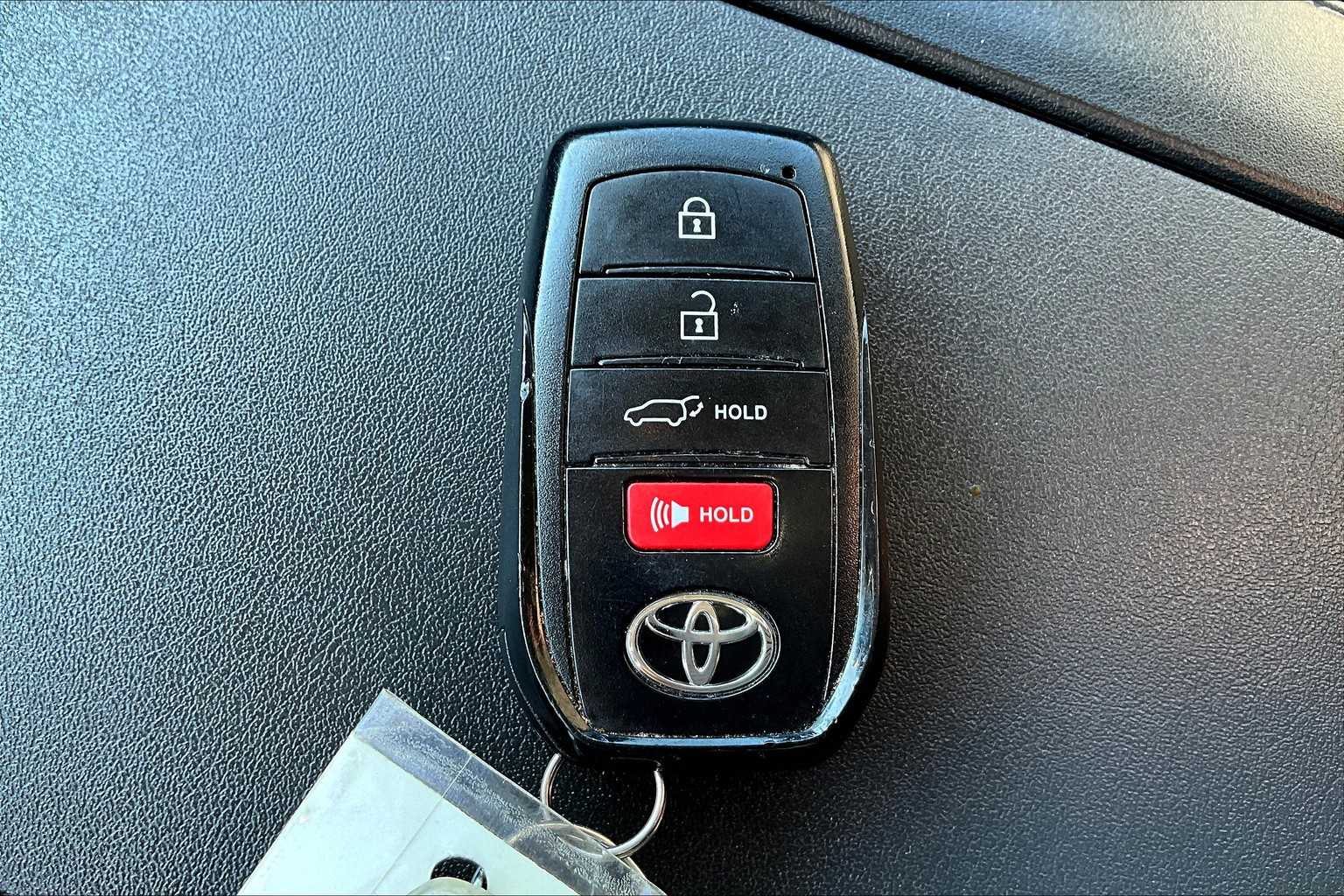 Thumbnail: 2024 Toyota Highlander - 19