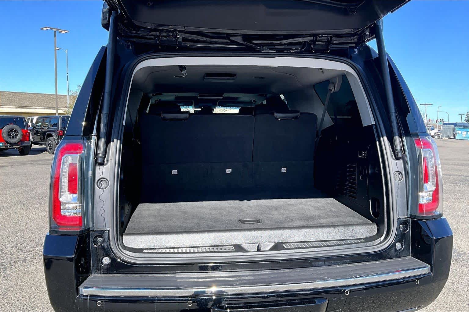 Thumbnail: 2020 GMC Yukon - 17