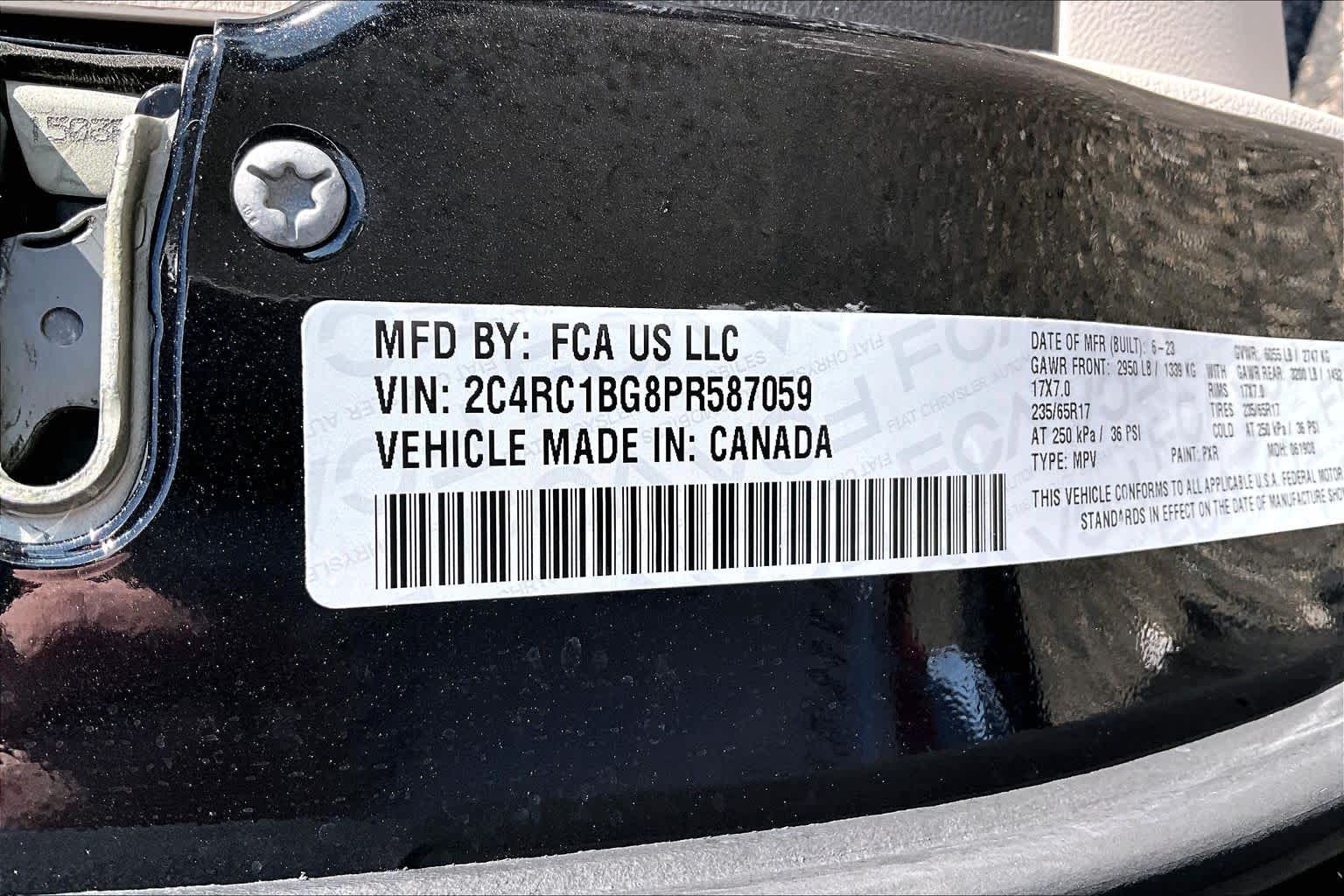 Thumbnail: 2023 Chrysler Pacifica - 18