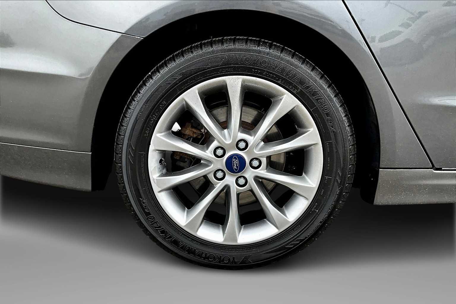 Thumbnail: 2017 Ford Fusion - 36