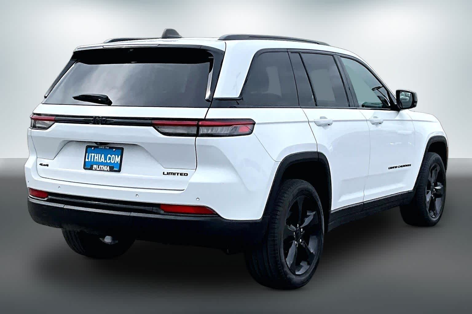 Thumbnail: 2023 Jeep Grand Cherokee - 22