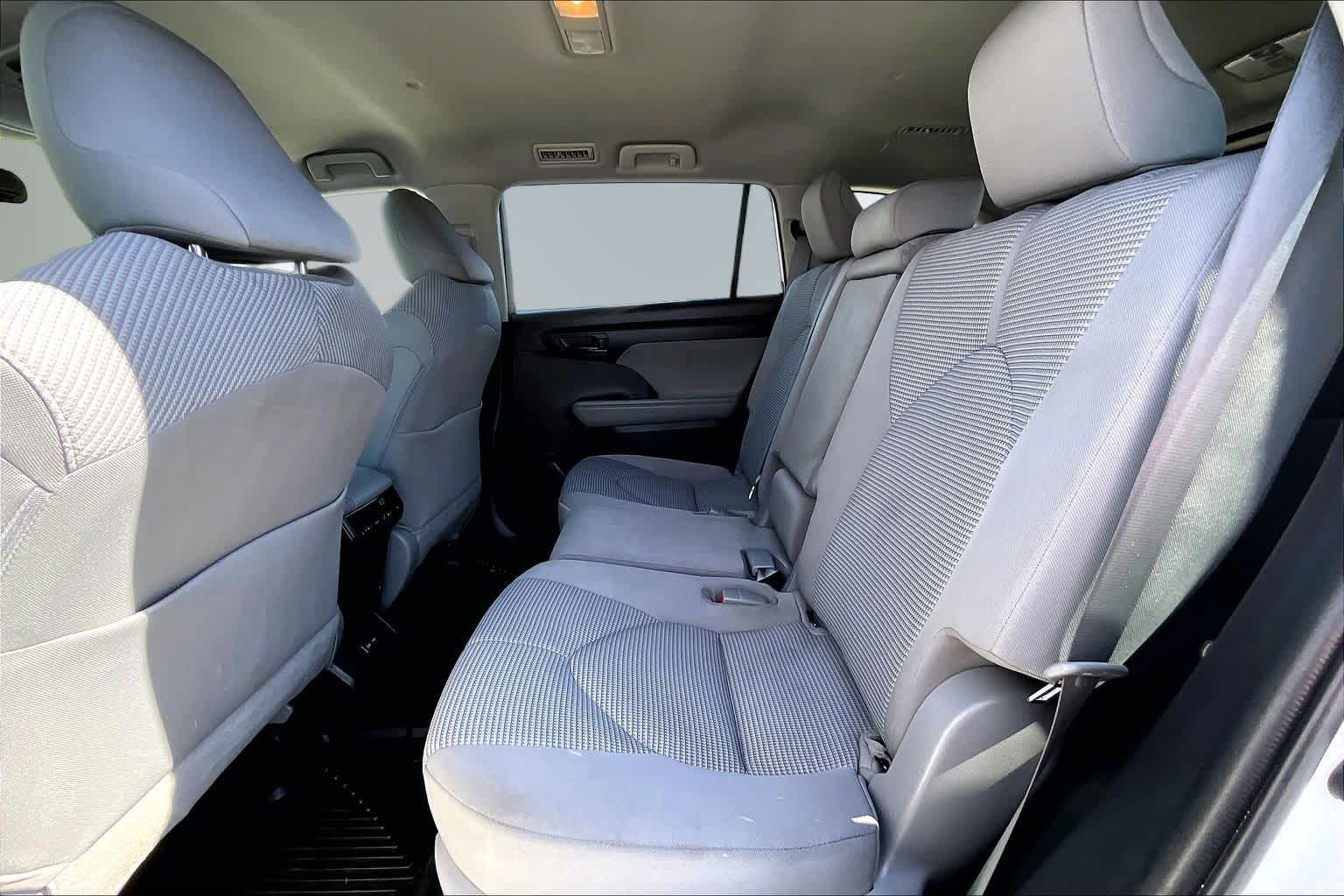 Thumbnail: 2022 Toyota Highlander - 29
