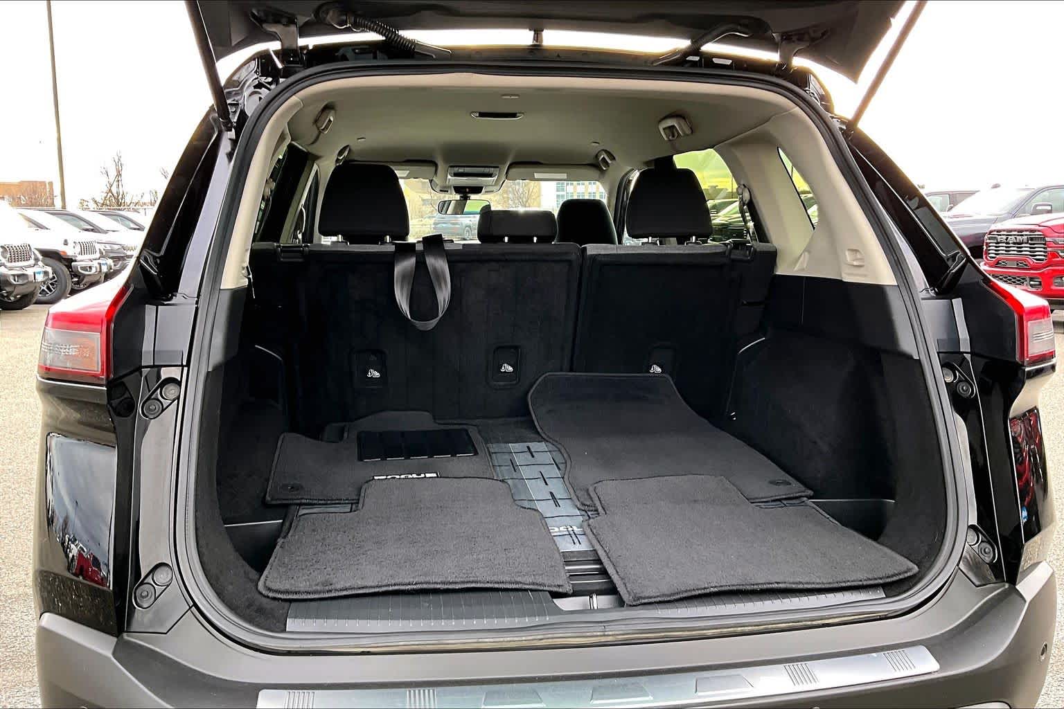 Thumbnail: 2023 Nissan Rogue - 19