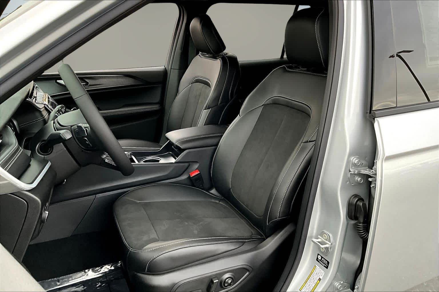 Thumbnail: 2025 Jeep Grand Cherokee - 11