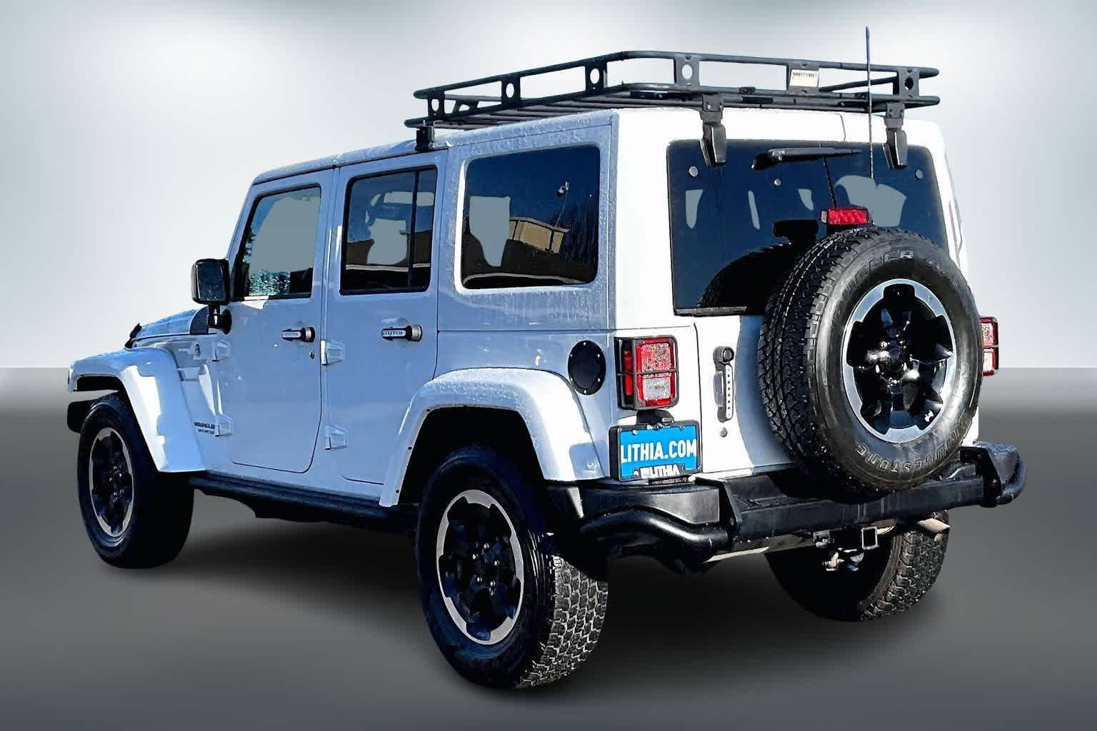 2017 Jeep Wrangler Unlimited Sahara photo 4