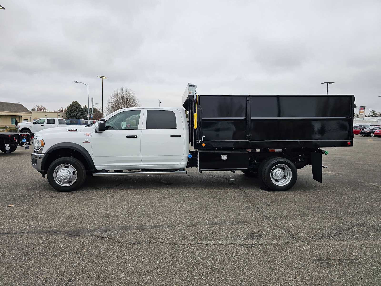2024 Ram 5500 Tradesman photo 3