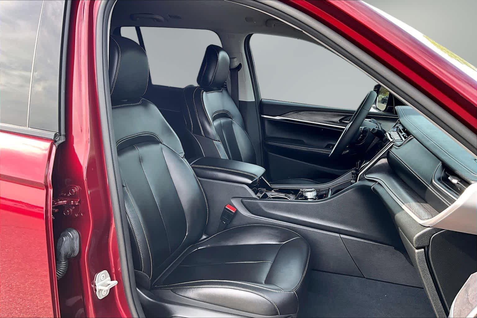 Thumbnail: 2023 Jeep Grand Cherokee - 13