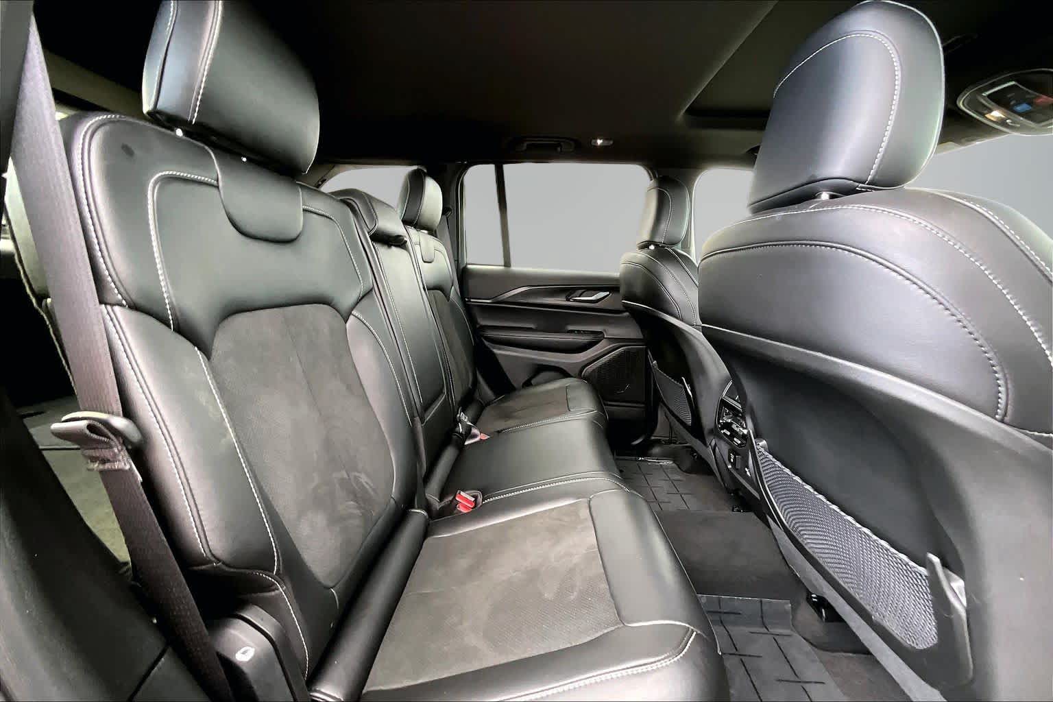 Thumbnail: 2025 Jeep Grand Cherokee - 30