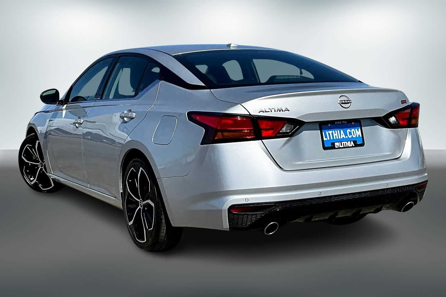 Thumbnail: 2024 Nissan Altima - 3