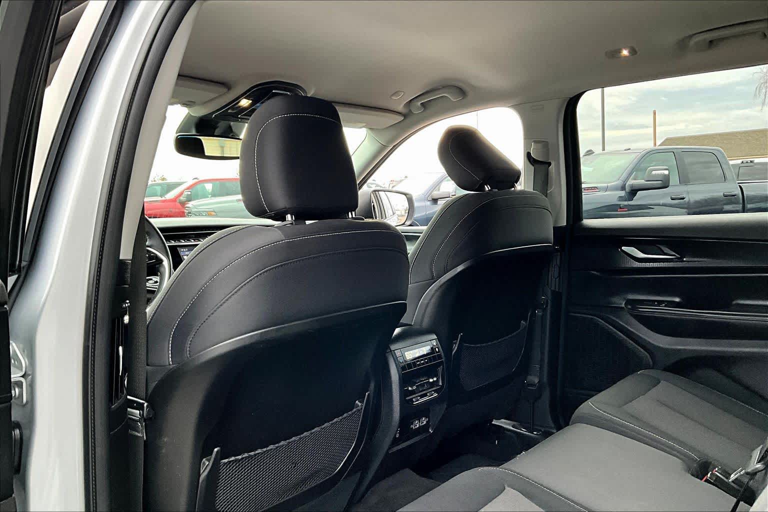 Thumbnail: 2023 Jeep Grand Cherokee - 12