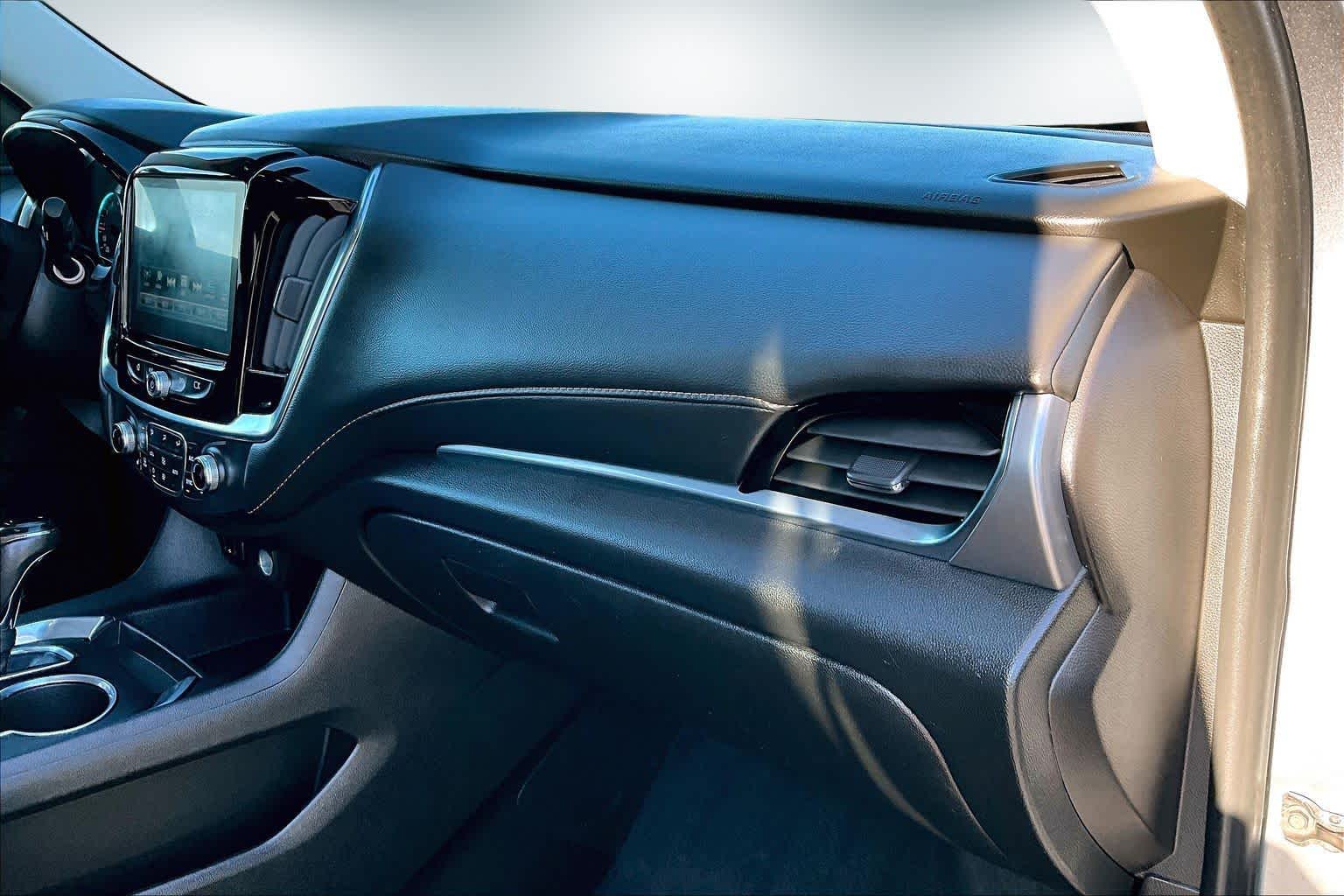 Thumbnail: 2019 Chevrolet Traverse - 23