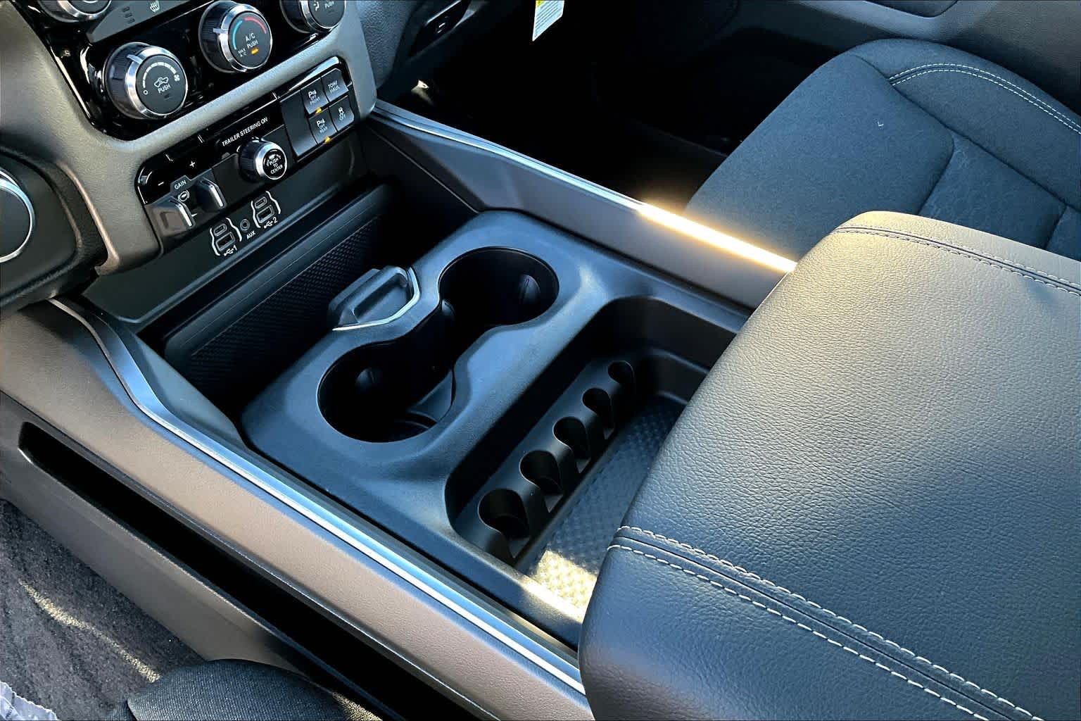 Thumbnail: 2026 RAM 1500 - 17