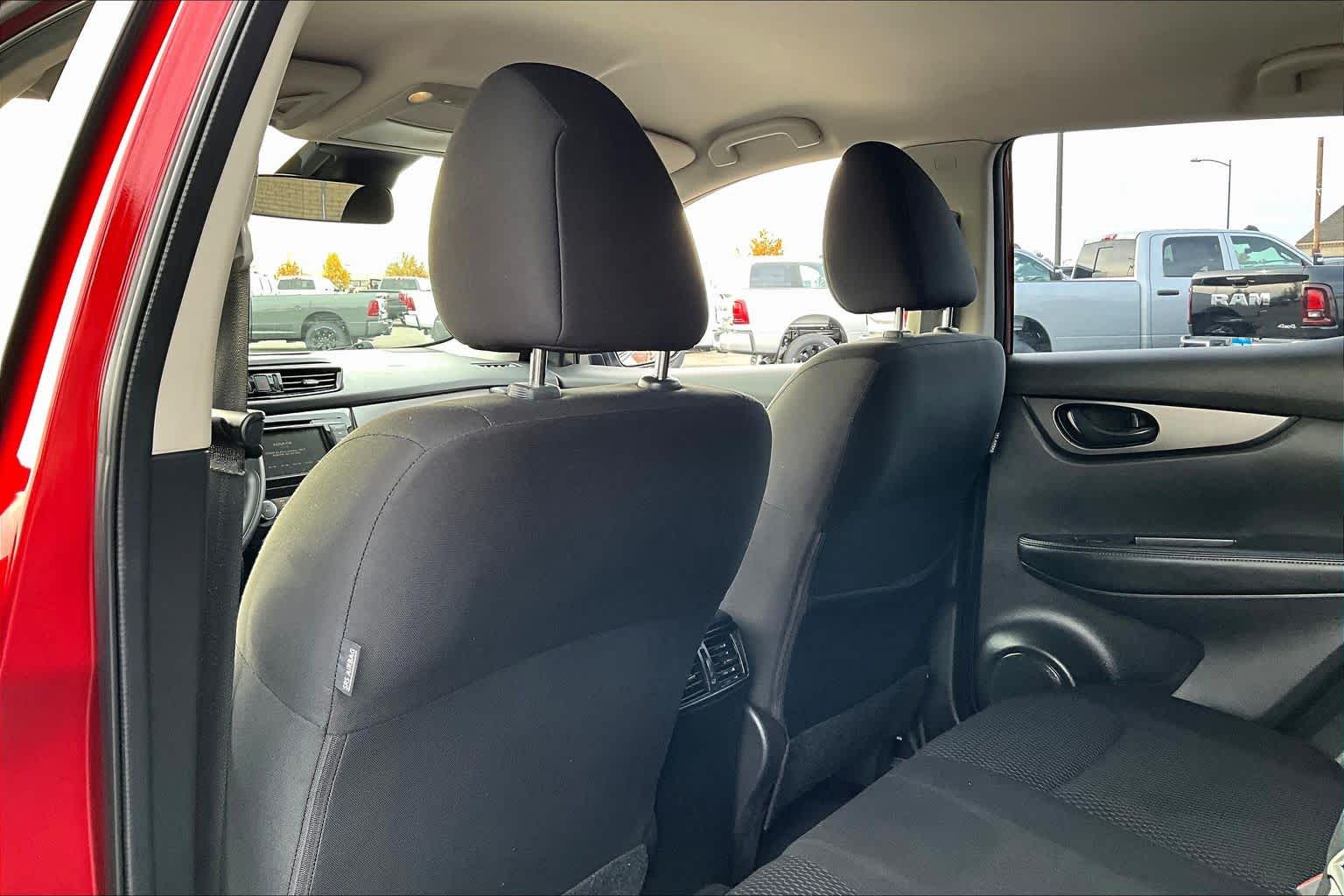 Thumbnail: 2021 Nissan Rogue Sport - 12