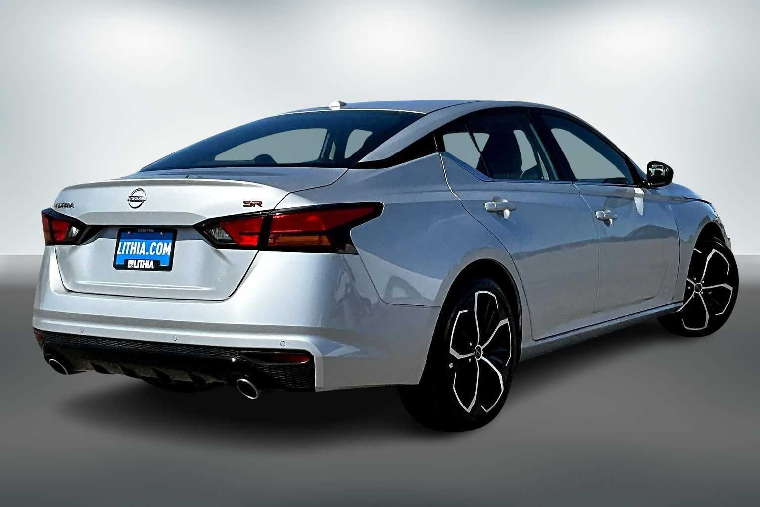 Thumbnail: 2024 Nissan Altima - 18