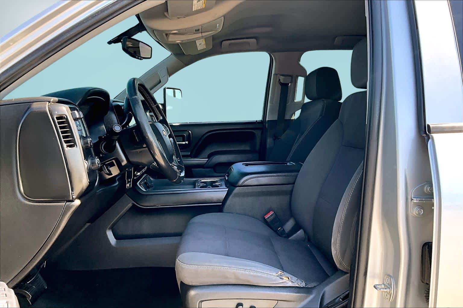 Thumbnail: 2018 Chevrolet Silverado 1500 - 11