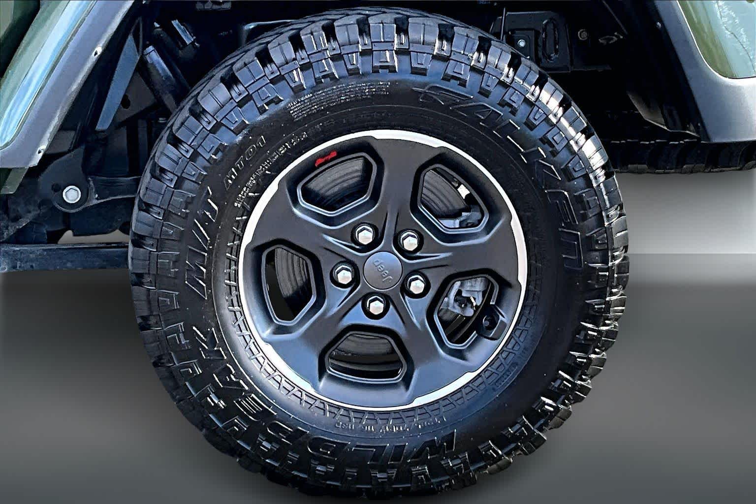 Thumbnail: 2023 Jeep Gladiator - 32