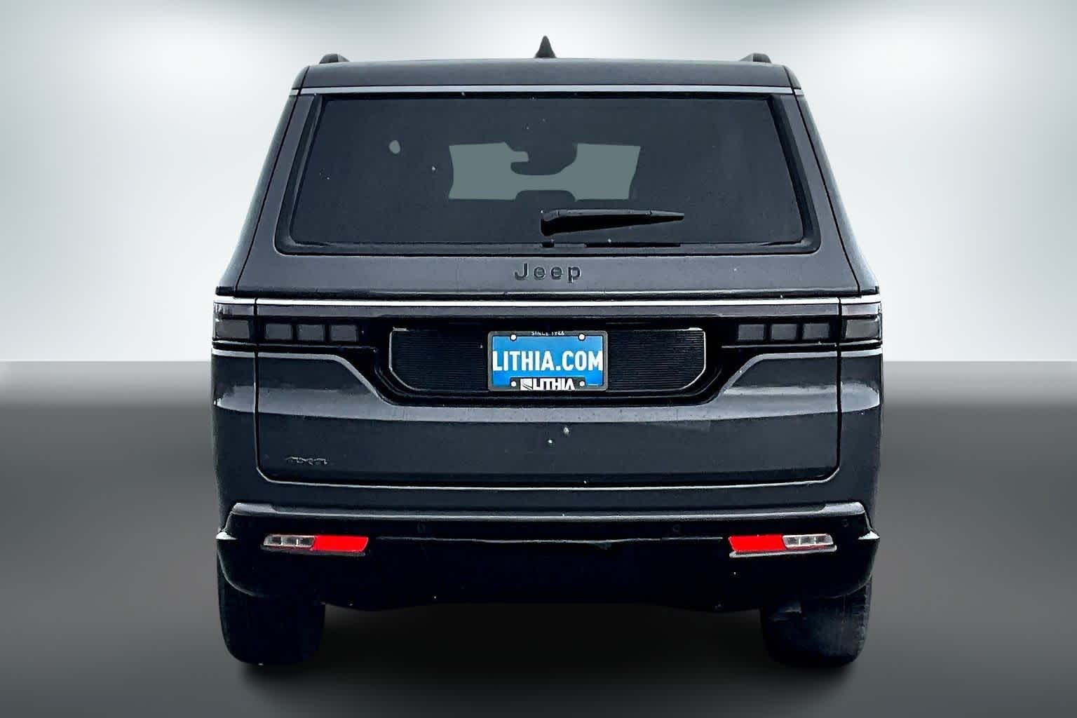 Thumbnail: 2026 Jeep Grand Wagoneer L - 5