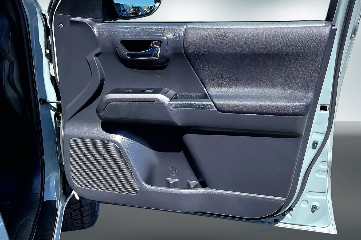 Thumbnail: 2023 Toyota Tacoma - 28