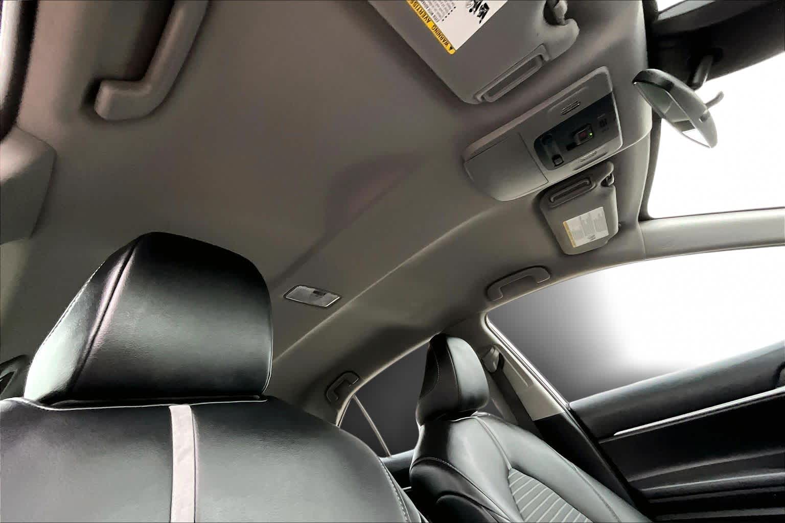 Thumbnail: 2023 Toyota Camry - 31