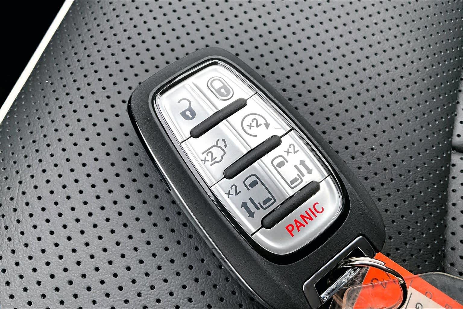 Thumbnail: 2026 Chrysler Pacifica - 20