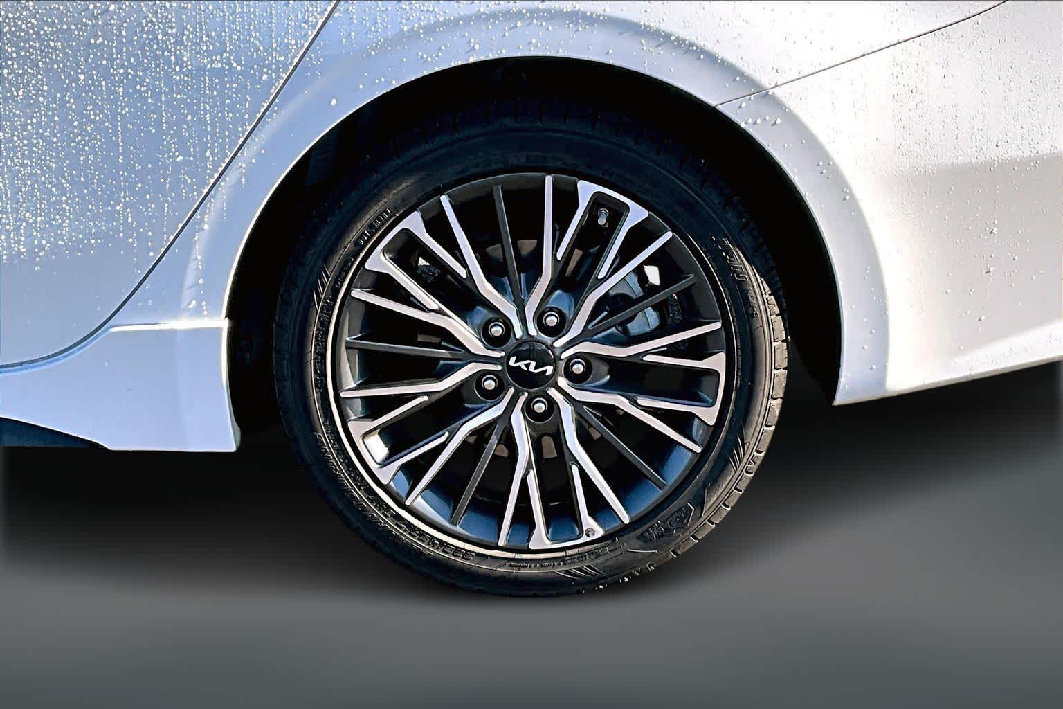 Thumbnail: 2023 Kia Forte - 34