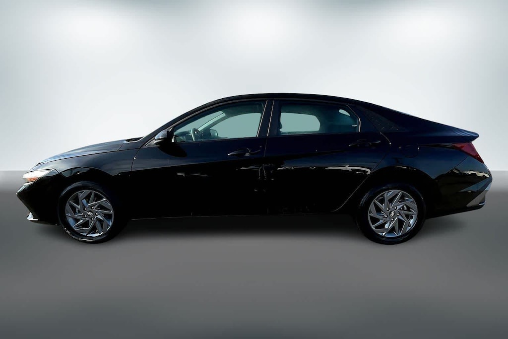 Used 2024 Hyundai Elantra SEL Sedan