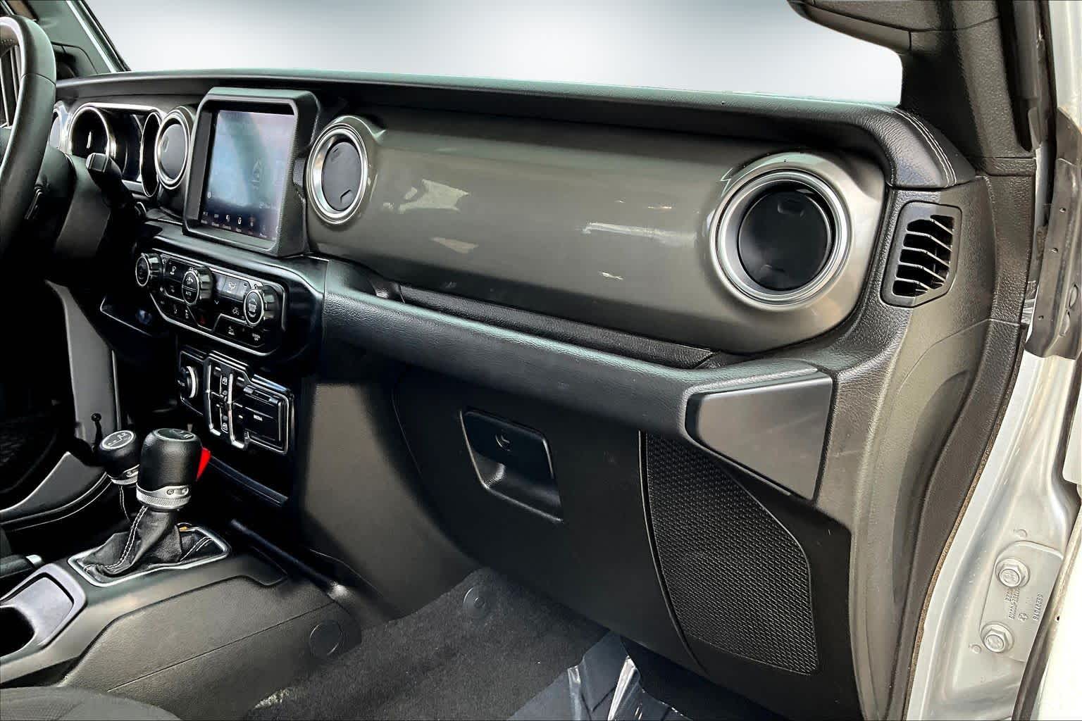 Thumbnail: 2023 Jeep Gladiator - 23