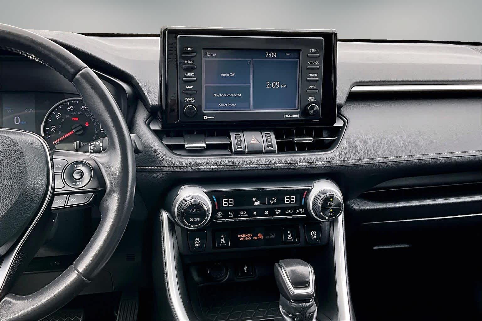 Thumbnail: 2020 Toyota RAV4 - 15