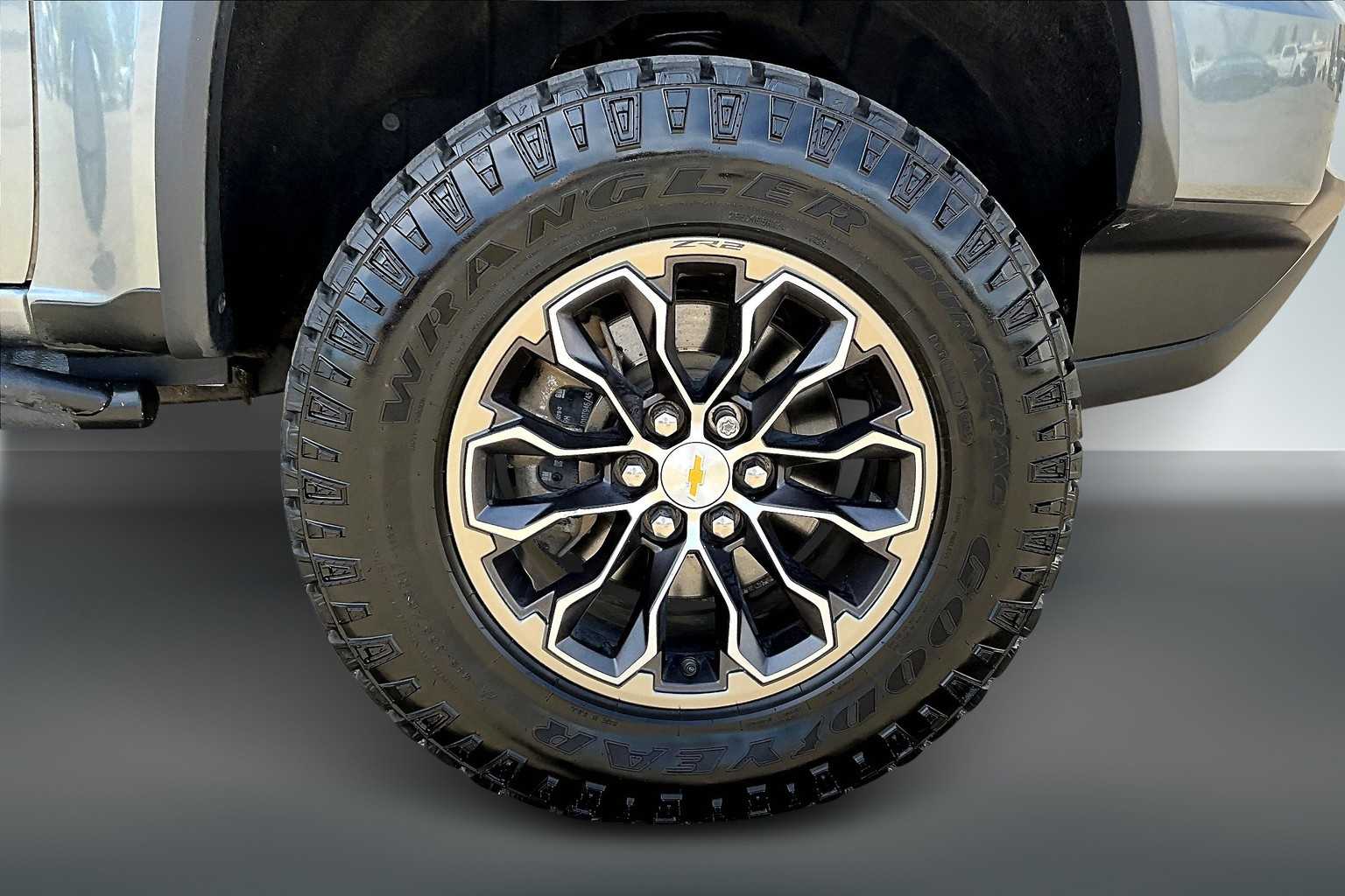 Thumbnail: 2021 Chevrolet Colorado - 35