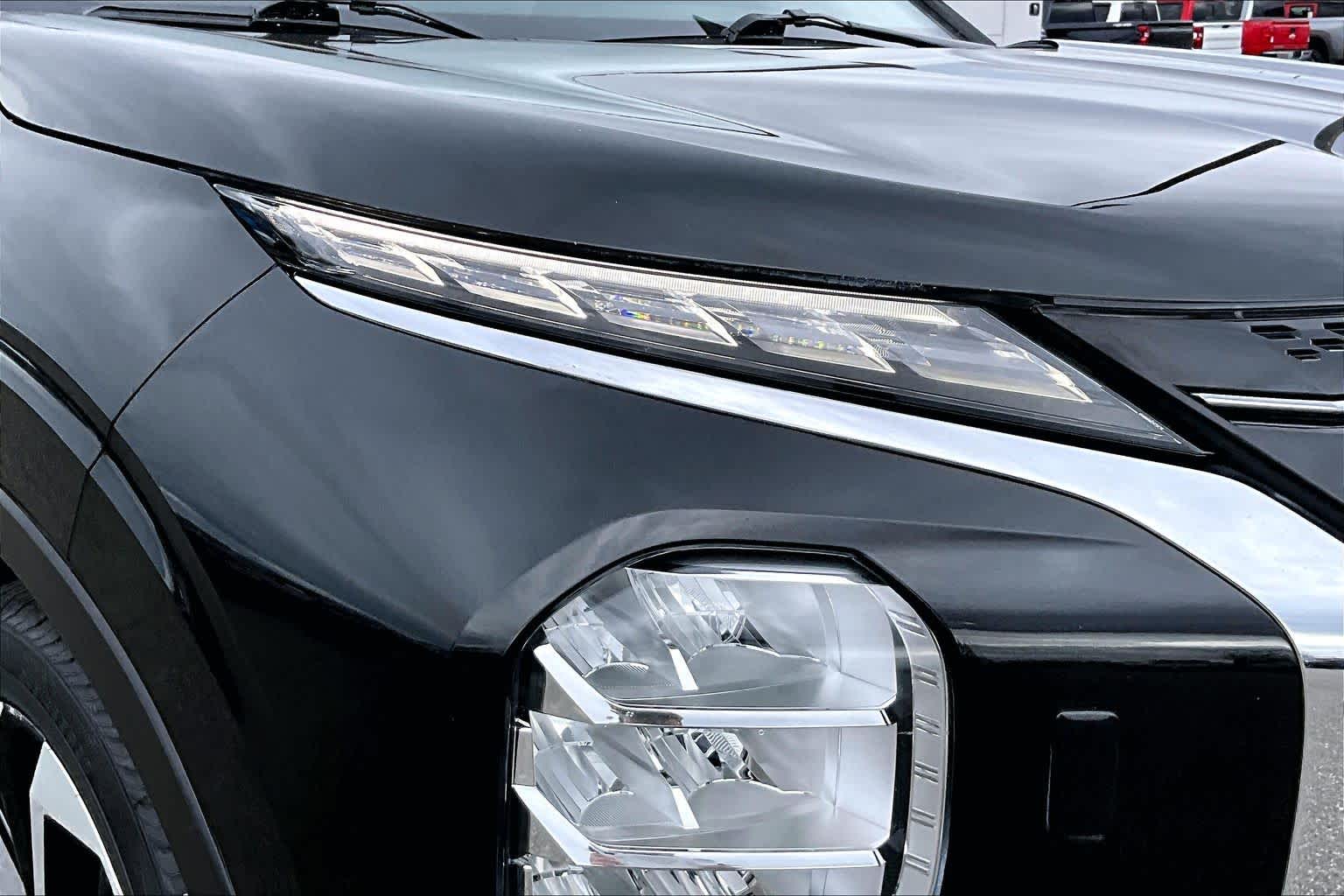 Thumbnail: 2022 Mitsubishi Outlander - 29