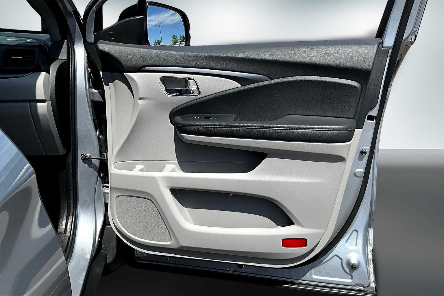 Thumbnail: 2022 Honda Pilot - 28