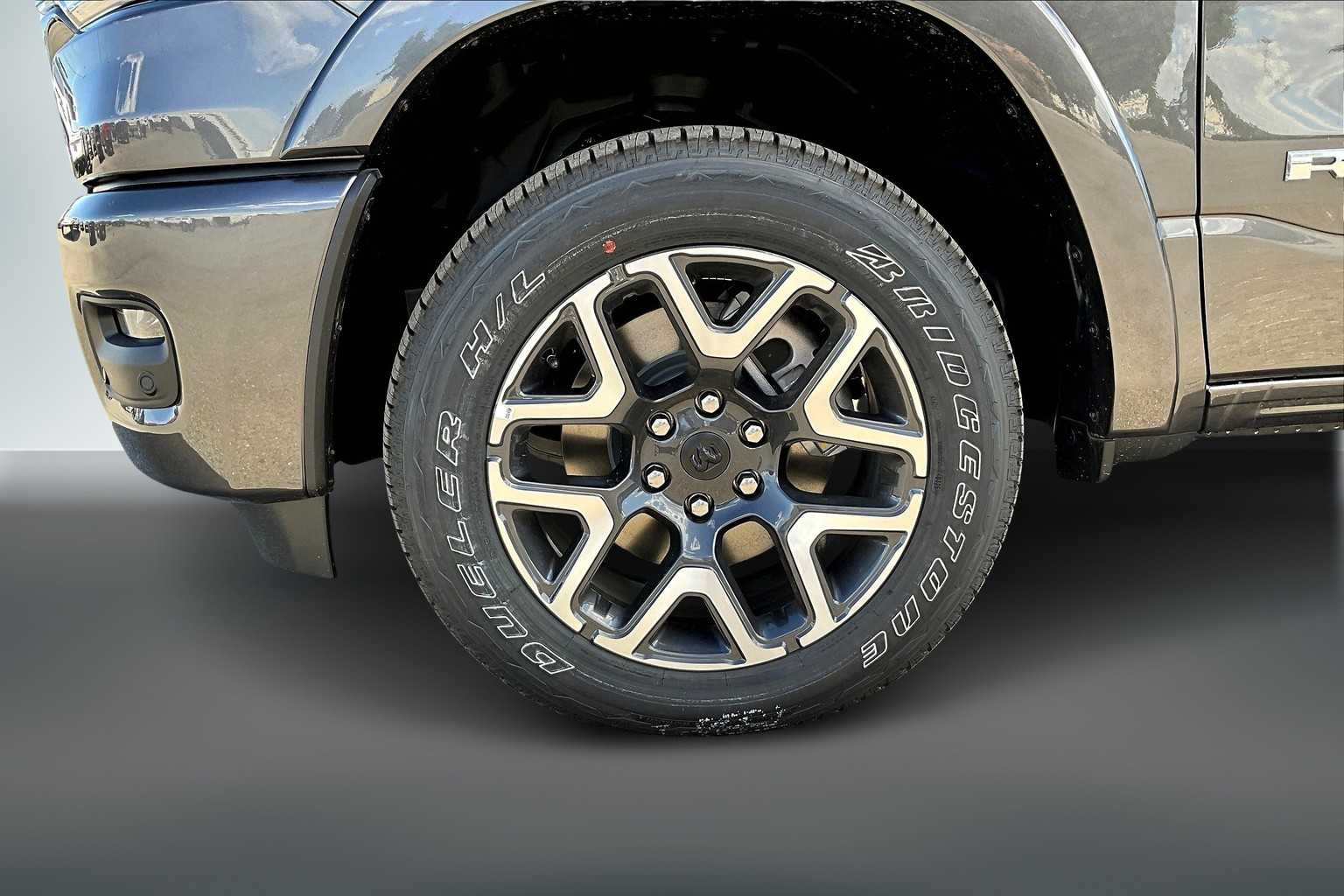 Thumbnail: 2025 RAM 1500 - 8
