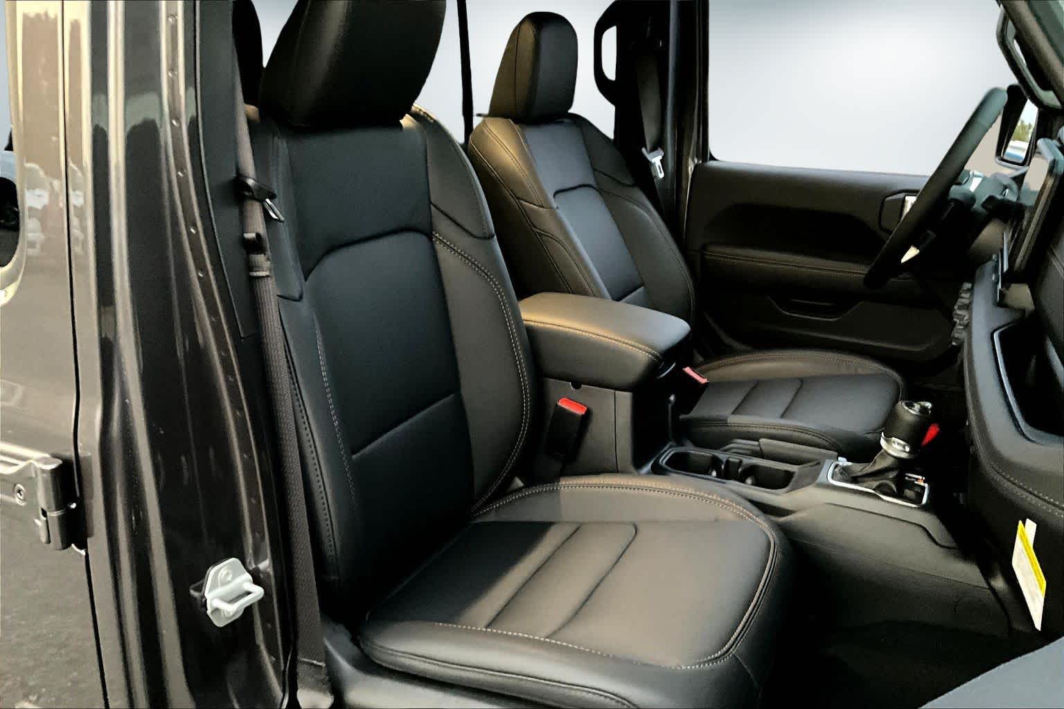 Thumbnail: 2026 Jeep Wrangler - 14