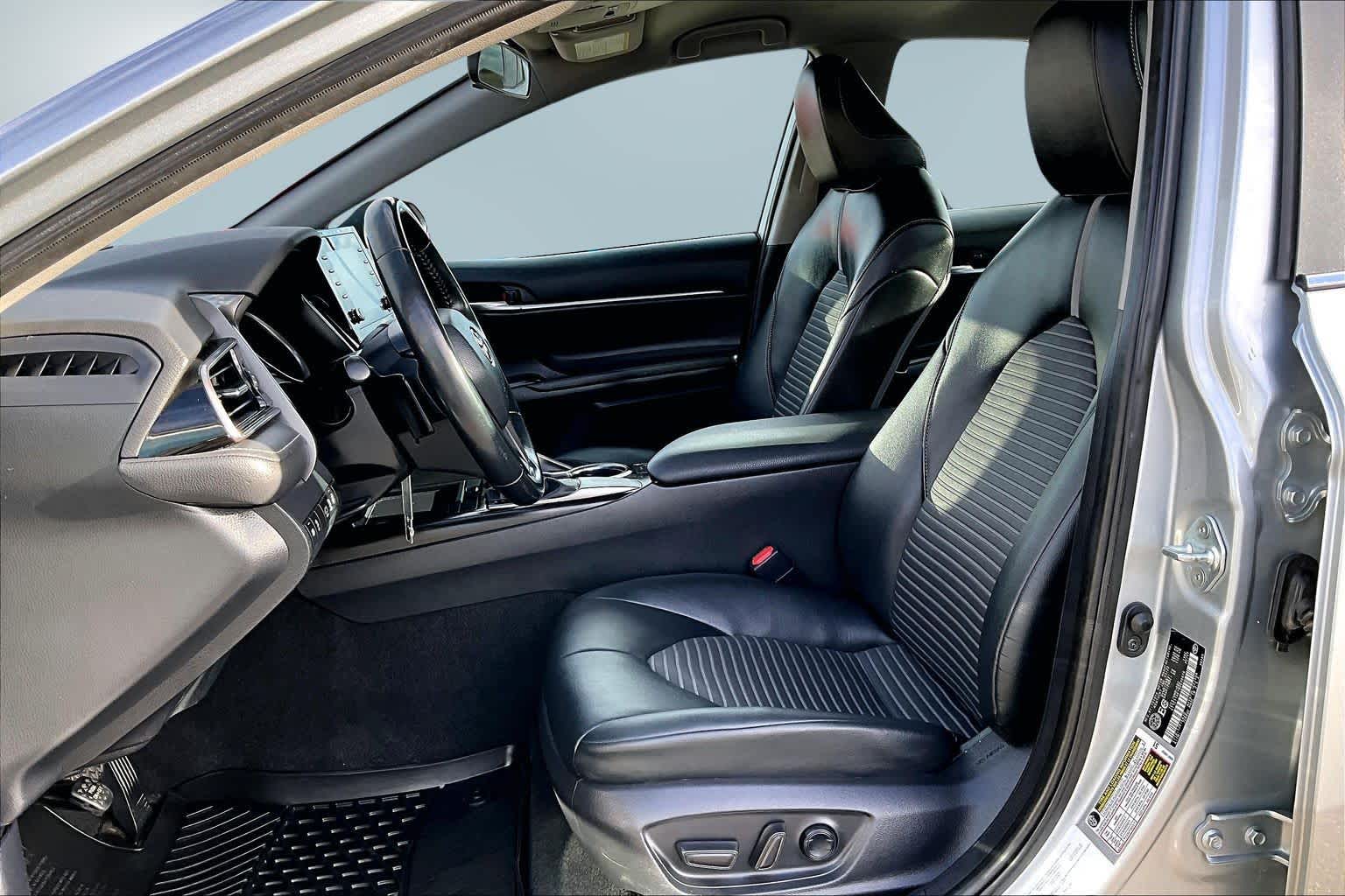 Thumbnail: 2022 Toyota Camry - 11