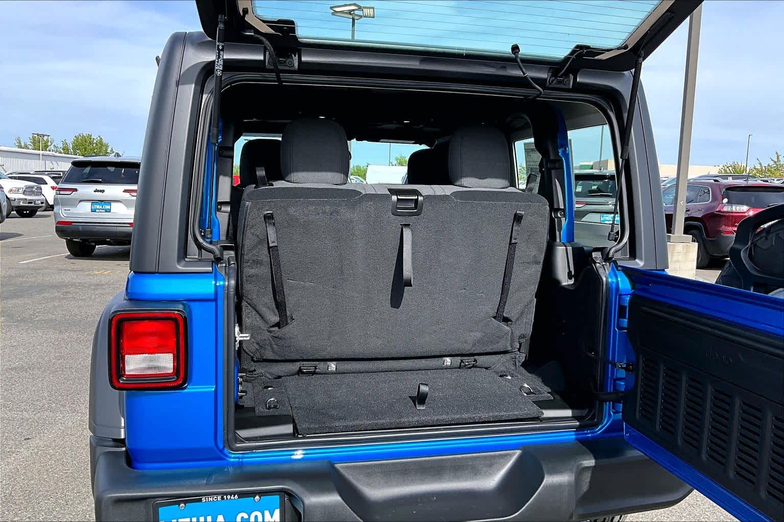 Thumbnail: 2026 Jeep Wrangler - 18