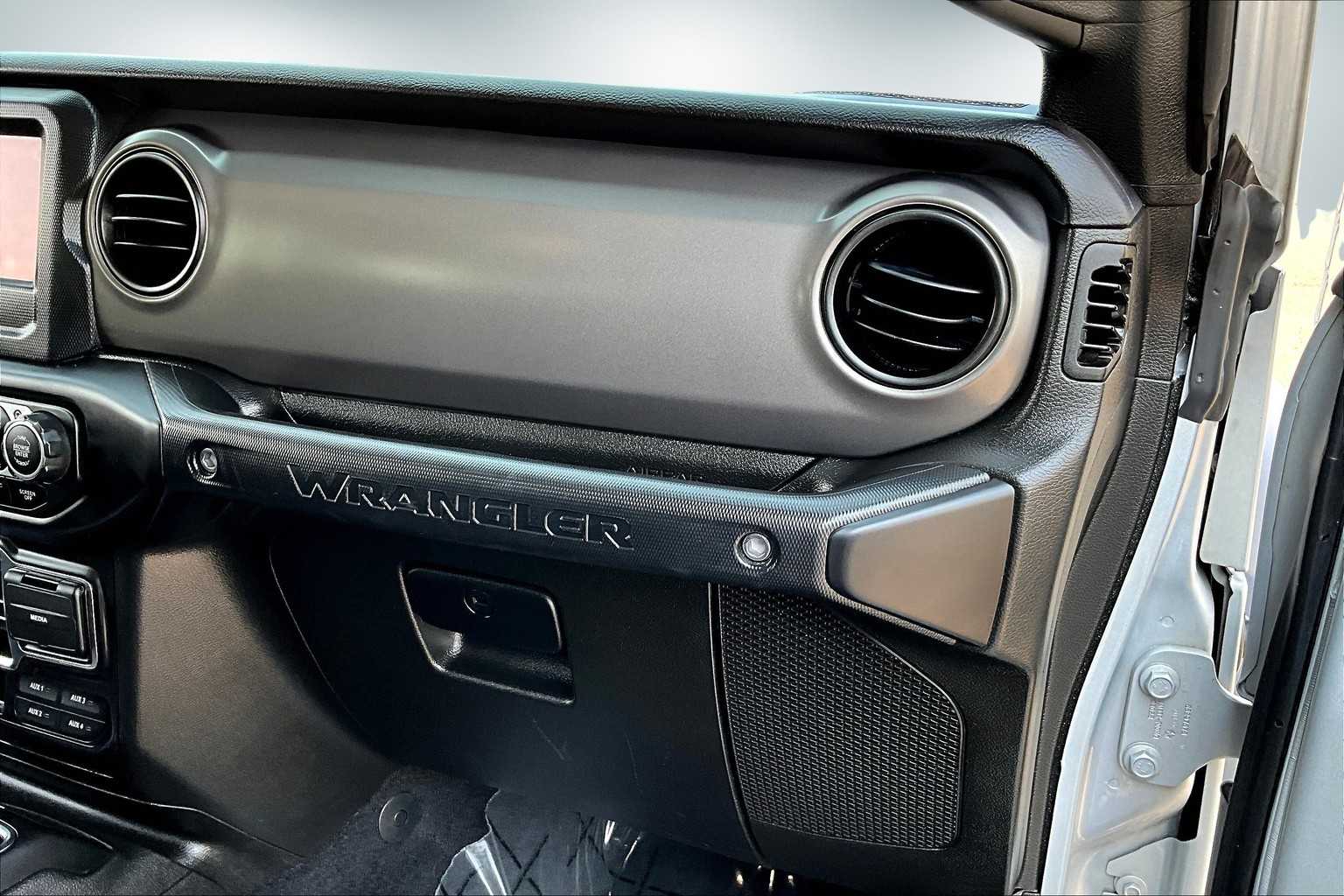 Thumbnail: 2023 Jeep Wrangler - 23