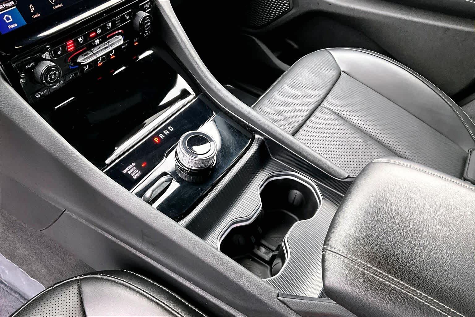 Thumbnail: 2024 Jeep Grand Cherokee L - 16