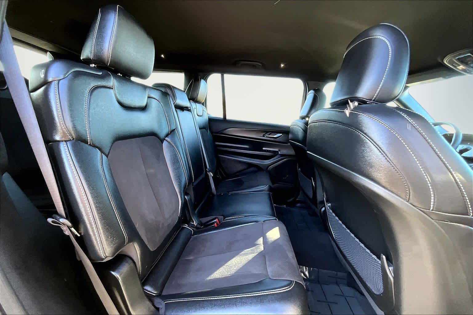 Thumbnail: 2024 Jeep Grand Cherokee L - 30