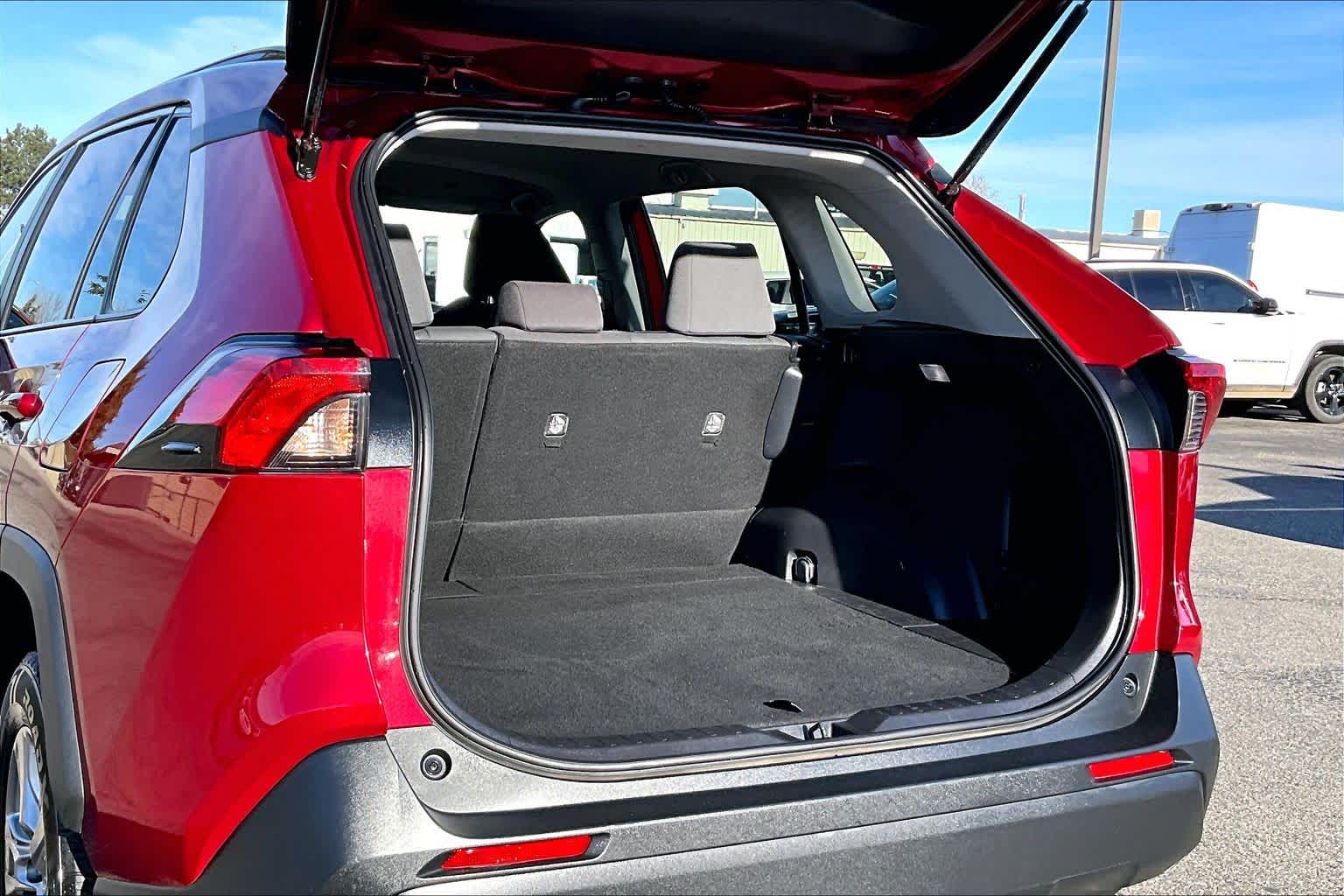 Thumbnail: 2023 Toyota RAV4 - 18