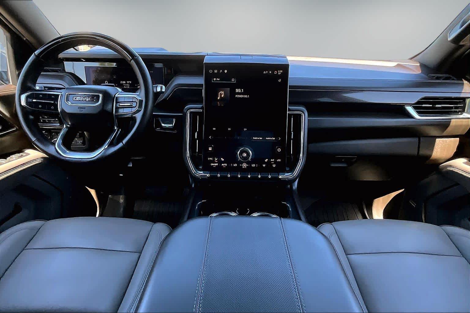 Thumbnail: 2025 GMC Yukon XL - 10