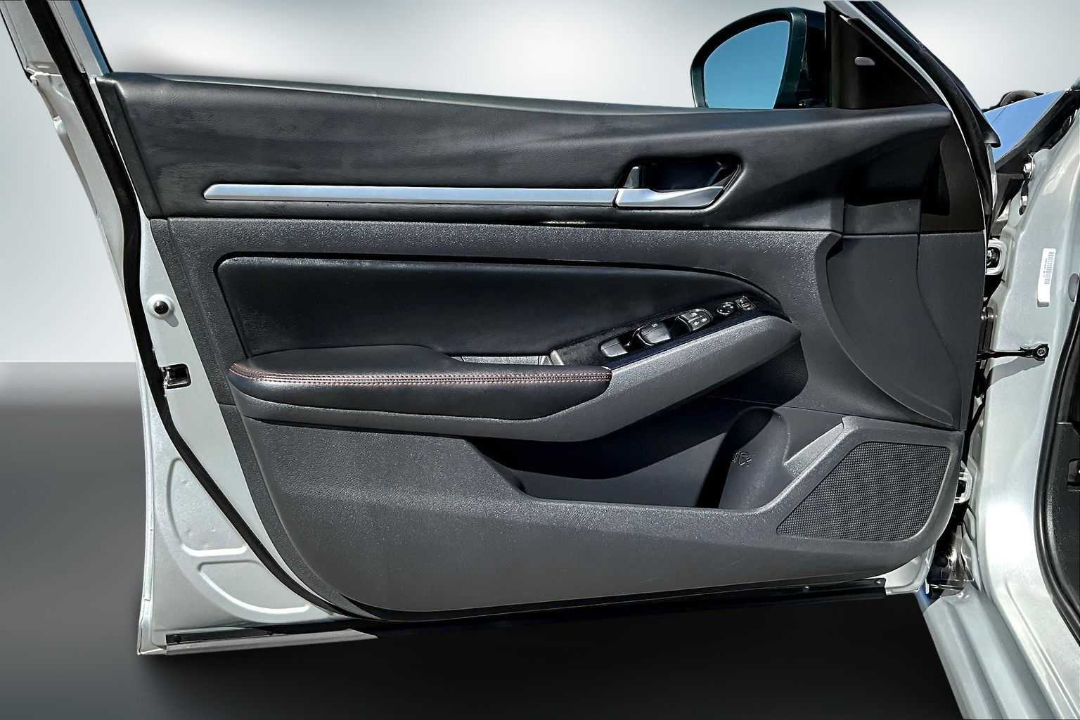 Thumbnail: 2024 Nissan Altima - 23