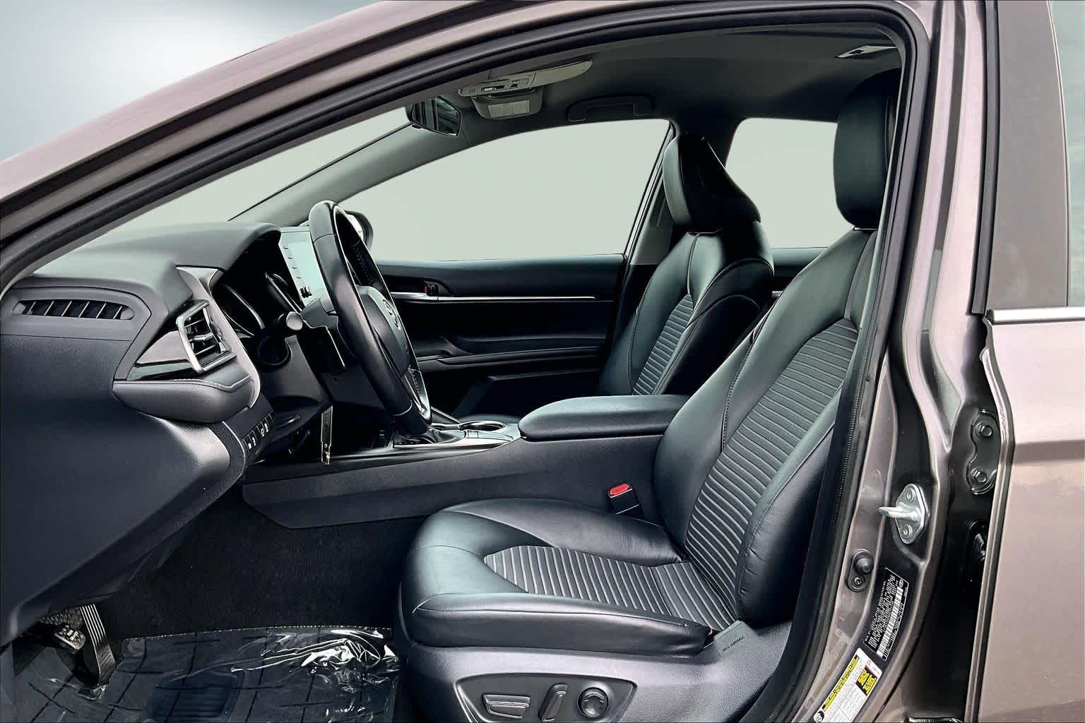 Thumbnail: 2023 Toyota Camry - 10