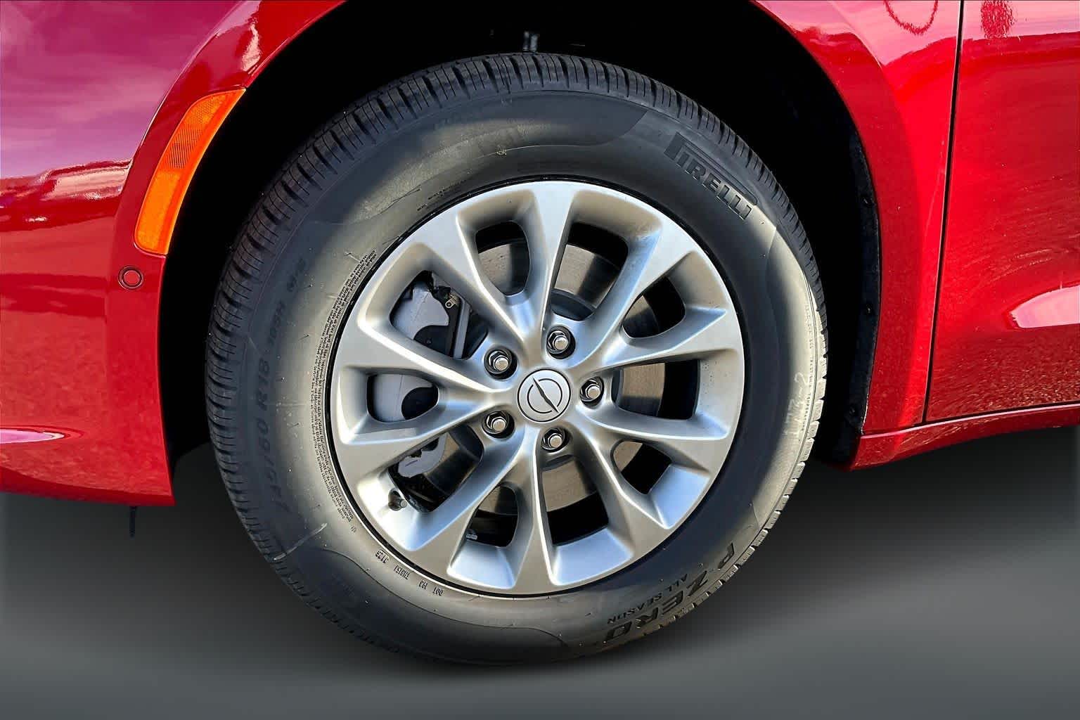 Thumbnail: 2026 Chrysler Pacifica - 8